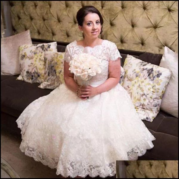 

2022 vintage wedding dresses short sleeves bridal gown with lace applique sash ribbon tea length scalloped neckline plus size vestido de nov, White