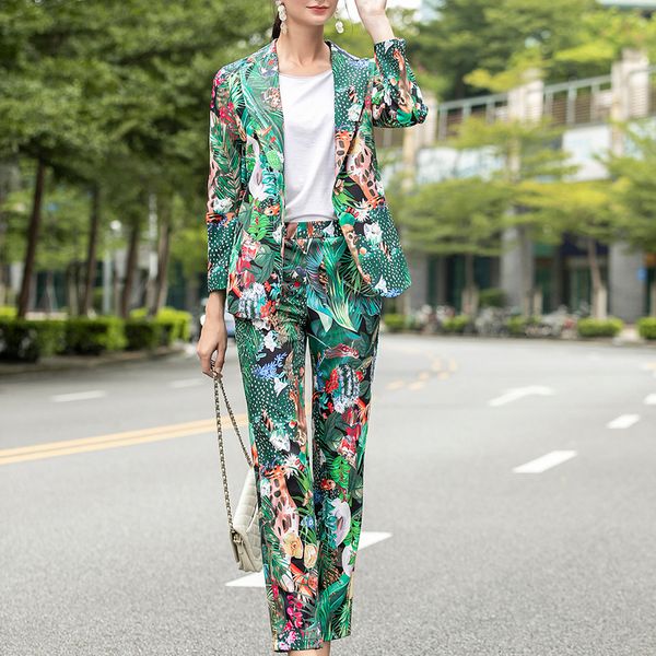 

new autumn retro-impression with long-sleeve neckline foreign tongue thin temperament cut down suit pants dayb, White