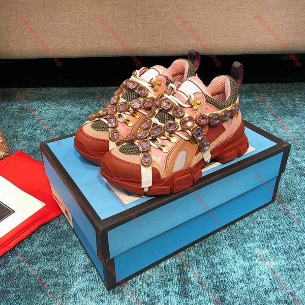 

fashion sports casual shoes,men women, spring and autumn casual leather shoes men ventilation frenulum diamonds women shoes, Black