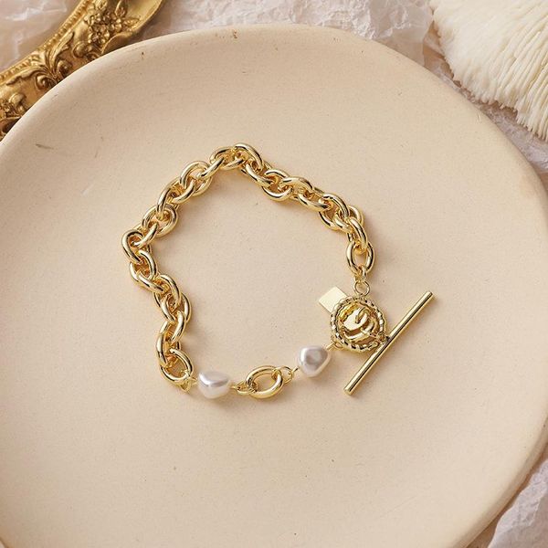 

european and american style baroque special-shaped pearl bracelet female ins niche design female girlfriends chain hand jewelry, Golden;silver