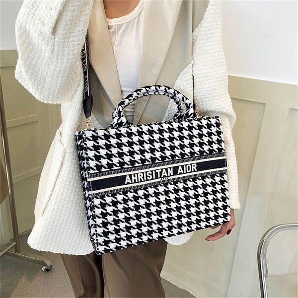 

83% off wholesale sale lattice leisure canvas bag single shoulder tote class large capacity portable shopping bag net red envelope 127