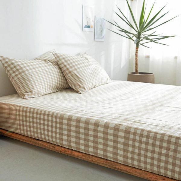 

100% cotton fitted sheet with rubber washed cotton mattress cover european style camel grid 1pc diaper fitted cover 2021 spring1