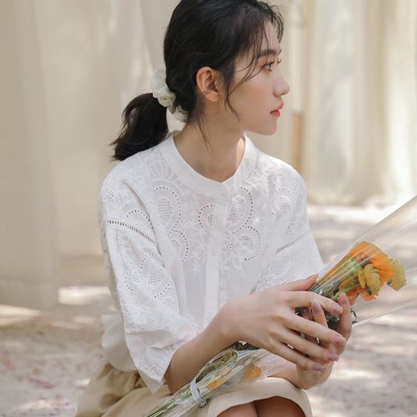 

2021 Female Around Neck Embroidered Bubble Short Sleeve Shirt Q90e, White