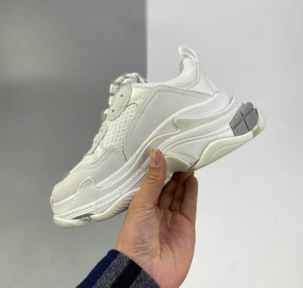 

2022 triple s men women designer casual shoes platform sneakers black white grey red pink blue green light tan oreo mens trainers sports fas