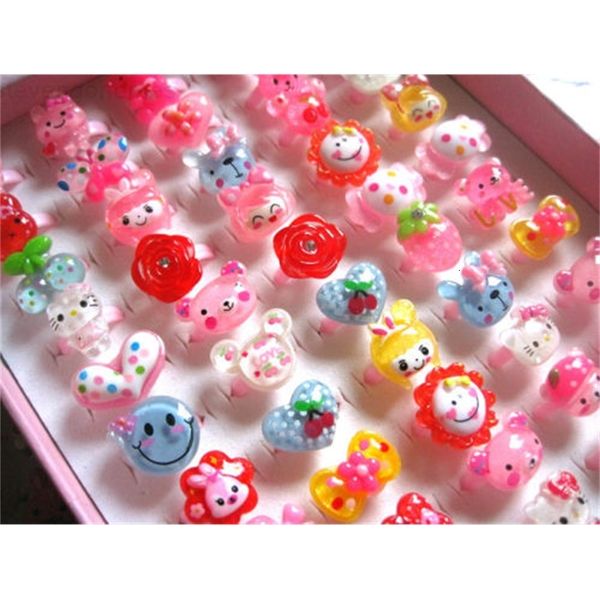

kids wholesale resin 50 lucite pieces cute children cartoon rings with display, Silver