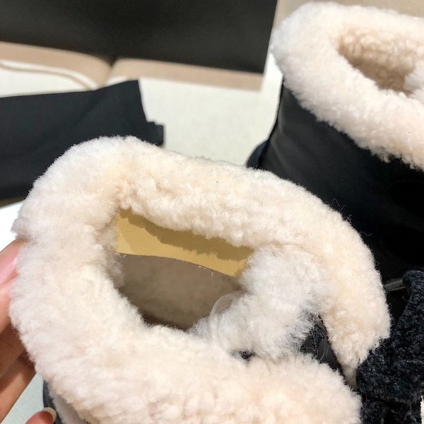 

2020 winter new women's shoes belt warm snow boots fur one boots british wind leather hint boots, Black