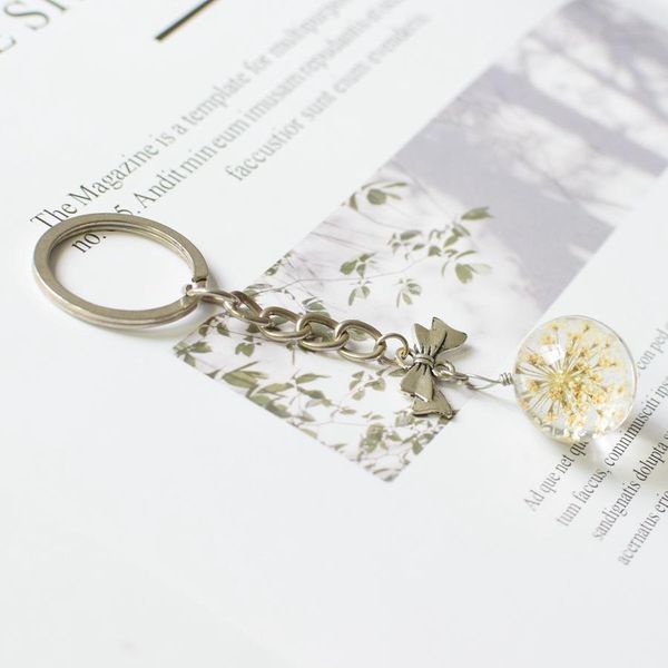 

national customs simple and beautiful dry flower glass ball alloy pendant key chains fashion sweet girls key ring sqckup pingtoy