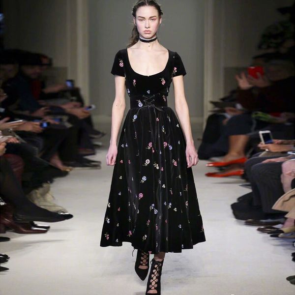 

new autumn of velvet retro ethnic style embroidered short sleeves elegant fine adjustment mid-length dress women's clothes djn0, Black;gray