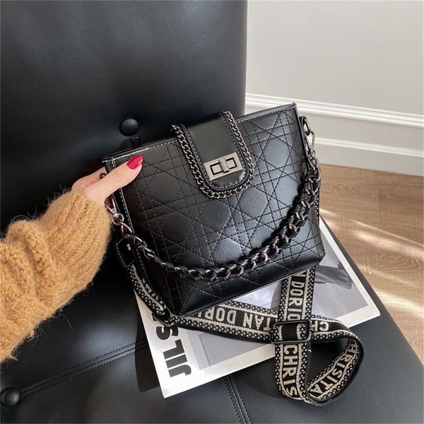 

factory store shop shangxin high sense big bag female 2022 new fashion version one shoulder messenger net red portable bucket