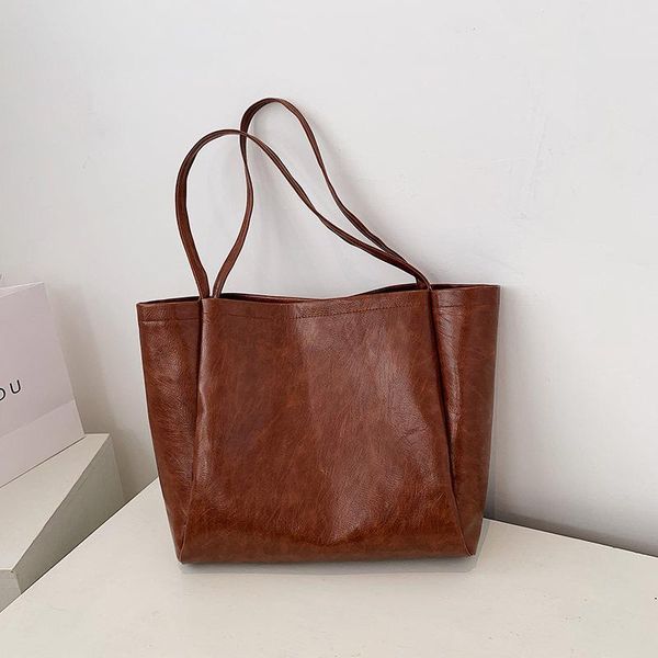 

cross body fashion luxury oil wax leather large capacity one-shoulder ladies bag 2021 simple casual travel woman handbag sac femme