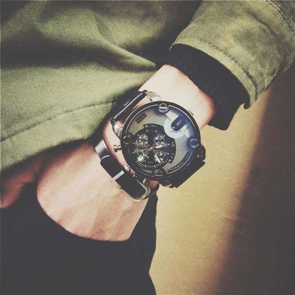 

tong, red man, watch, boy kwai student, fashion society, creative calendar, Slivery;brown