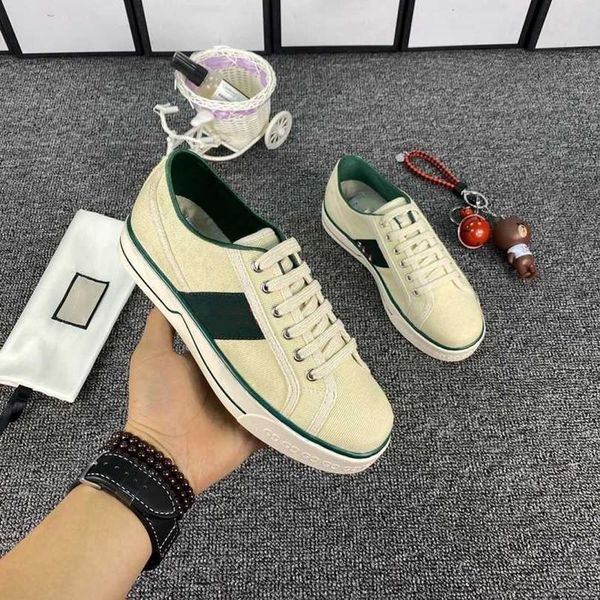 

2021 red bottom casual shoes men women stylish shoes all-match krystal spikes sneakers flat leather sneakers luxury fashion trainers, Black