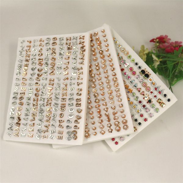 

wholesale earrings wholesale 100 pairs of box decoration letters gold-plated silver inlaid imitation pearl plastic earrings, White