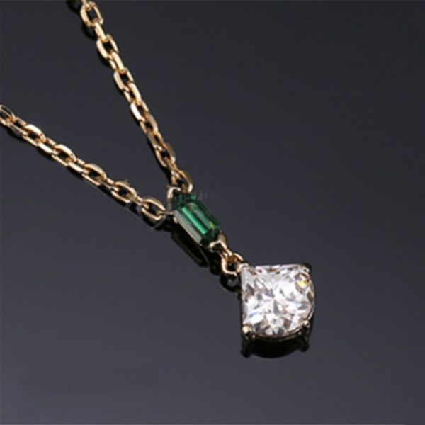 

2021 shijia new surrogate shopping-level one-to-one golden fan-shaped solitaire necklace womens clavicle chain pendant fashion design, Silver