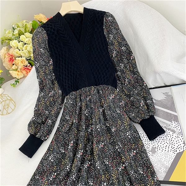 

2021 new french retro v-neck bottoming floral fake two-piece temperament waist knitted stitching long-sleeved dress uync, Black;gray