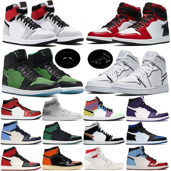 

tokyo jumpman 1s 1 high og light smoke grey mens basketball shoes mid satin snake chicago royal toe banned women trainers sport sneakers, Black