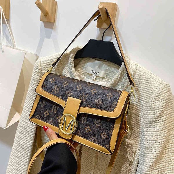 

2022 factory wholesale french minority design small square versatile fashion printed armpit net red messenger women's single shoulder b
