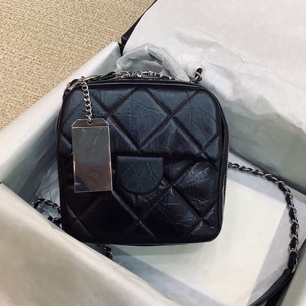 

this is a vintage camera bag from travel brand 1323 so stunning the practical quantity is not to be underestimated quite amazing perfect