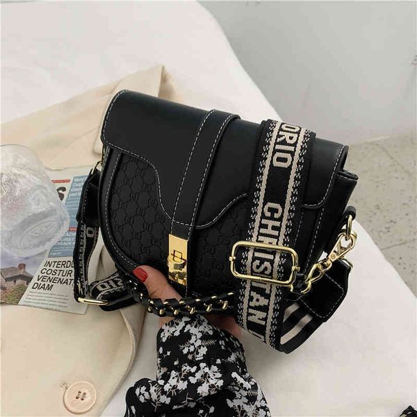 

2022 factory wholesale new model women street trend women's small single shoulder diagonal bag, Black;red
