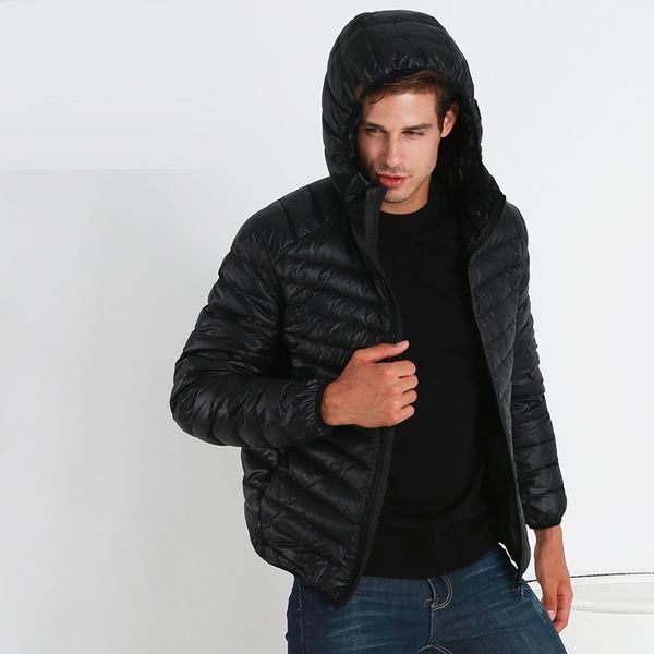 

2021 new lightweight hooded duck ultra light down jacket men portable windproof warm coat feather parka man pfgo, Black