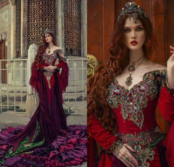 

new vintage gothic red wedding dresses 2021 vestidos de novia crystals beaded appliques lace long train victorian bride dress wedding gown, White