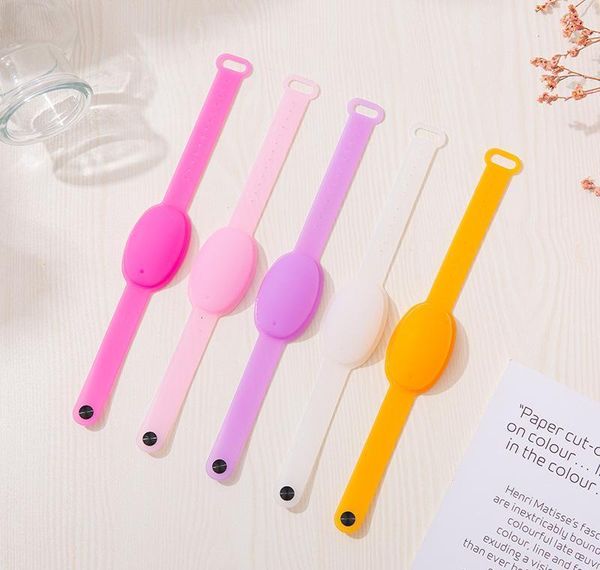 

10ml hand sanitizer sile wrist bracelet heart shaped wristband portable dispensing squeezy sanitizer bangle wmtvhl comb2010