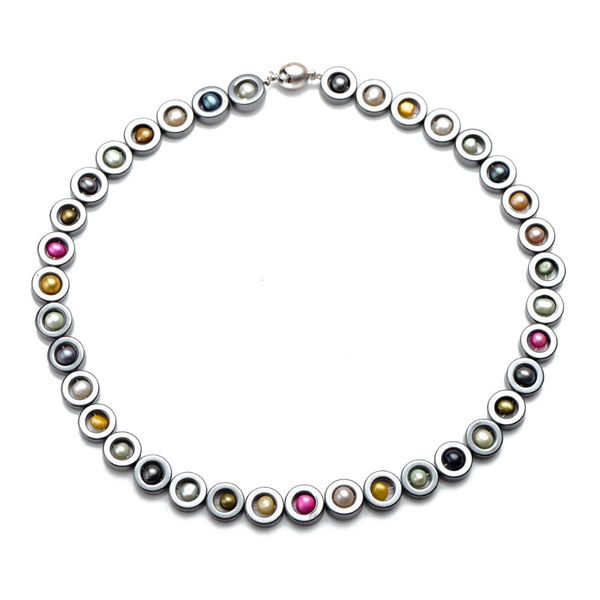 Collana di perle d'acqua dolce multicolore Girocolli con perline di ematite nera 18 pollici con chiusura magnetica rotonda liscia di buona qualità