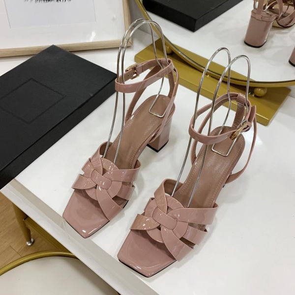 

2021 luxury designer style patent leather thrill heels women unique letters sandals dress wedding shoes shoes ergerg, Black