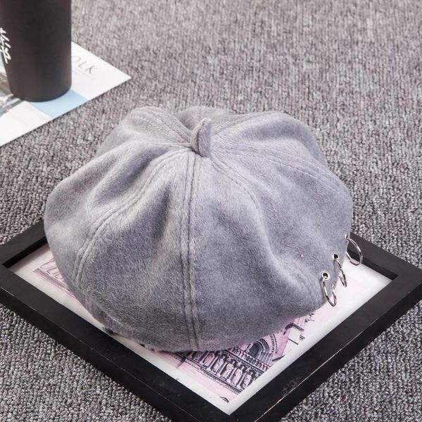 

2018 autumn and winter vintage style new painter hat female winter stylish sweet round circle berets wmtkrx, Black;white