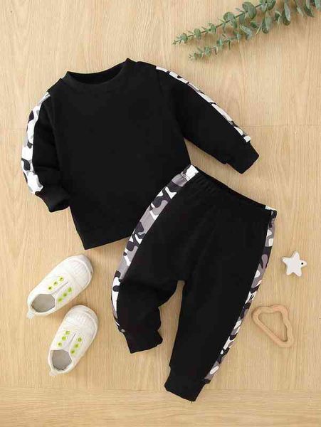 

baby camo print side seam pullover & sweatpants she, White