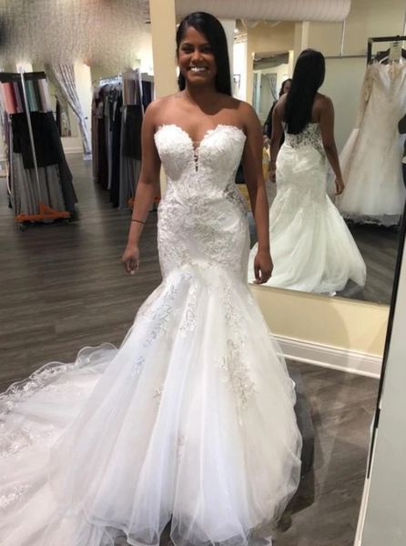 

elegant mermaid wedding dresses sweetheart lace appliques bridal gowns covered button back vestidoe de noiva tulle bride dresses, White