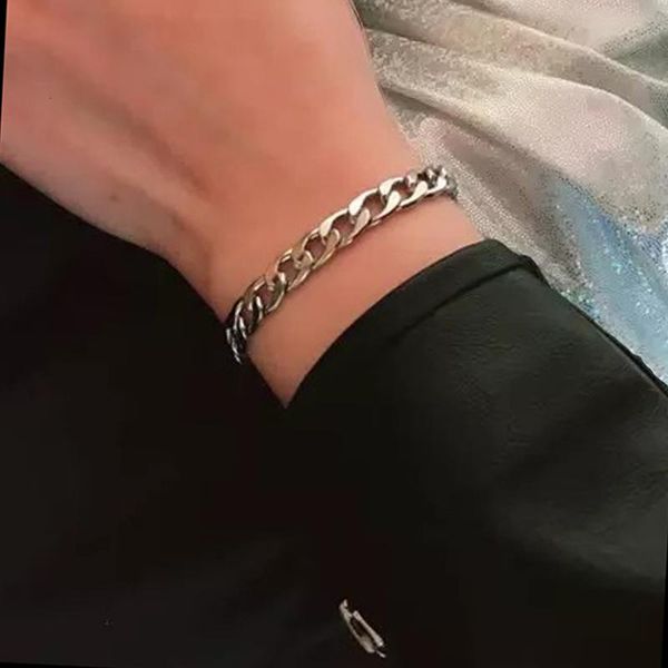 

Jingyang Groothandel Rvs Ketting Op Hand Voor Heren Armband 2019 Cubaanse Link Armbanden Mannen Accessoires Vrouwen Armband
