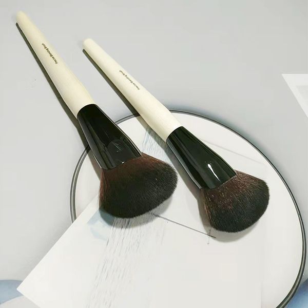 Escova de maquiagem de mistura precisa - densa em forma de ventilador destacando contorno em pó blush beleza ferramenta de cosméticos em estoque