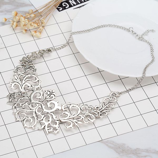 

retro new fashion europe and the united states hollow carved short clavicle necklace sweater chain