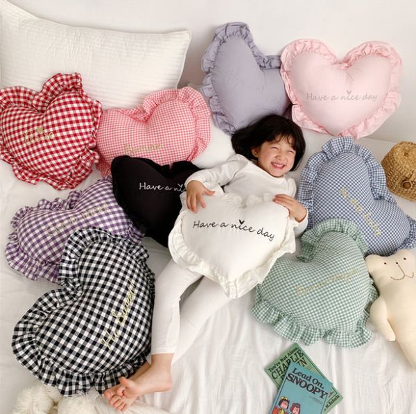 Bebê travesseiro decoração de quarto de bebê 100% algodão com enchimento travesseiro de coração para berço bebê cama acessório crianças miúdos travesseiro macio lj200916