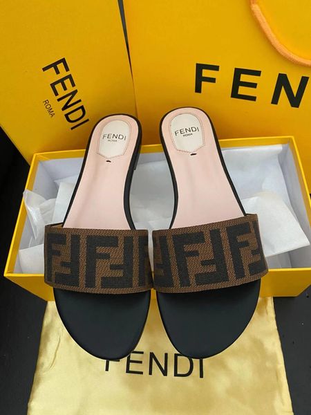 

2019 designer design sandals summer women's slippers, comfortable and breathable women's summer, casual, fashionable and versatile, Black