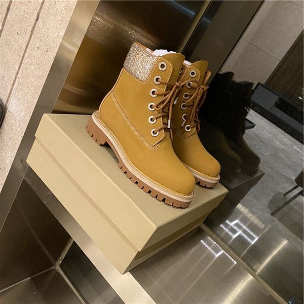

2020 new winter leather martin boots british trend short boots female stars with diamond big yellow boots, Black