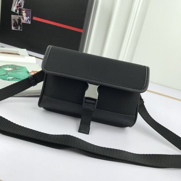 

2020 new ladies shoulder bag designer bag made of genuine leather fashionable and novel lady messenger bag