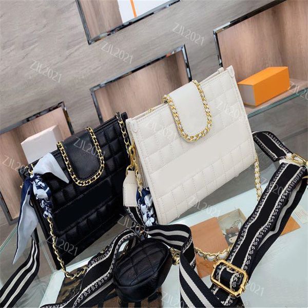 

shoulder bags luxurys designers bags handheld handbags small square bag with texture one shoulder underarm bags