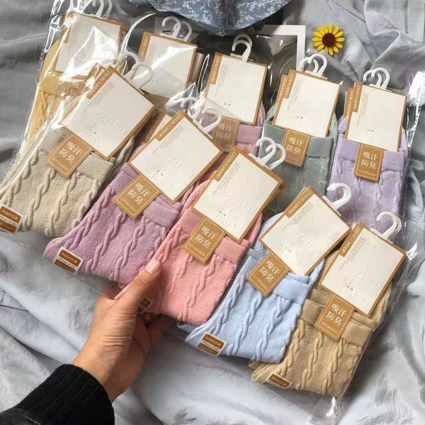

japanese ins fashion anchor same women's medium tube socks in autumn and winter just need combed cotton dark flower men's socks 00, Black