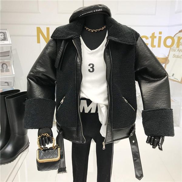 

niche design autumn/winter 2021 the new korean version of loose thick collar locomotive fur integrated lamb fur leather jacket, Black