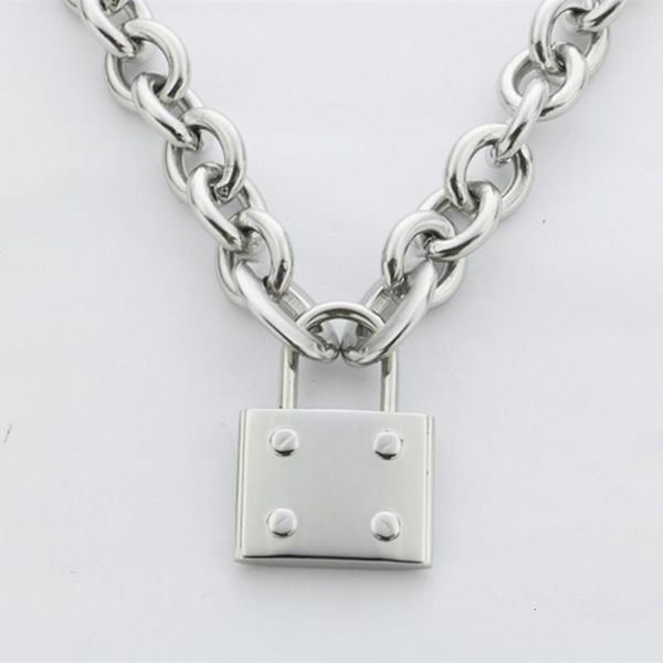 

fashion bodybuilding fitness big lock pendant big o word chain men and women necklace clavicle chain sale, Silver