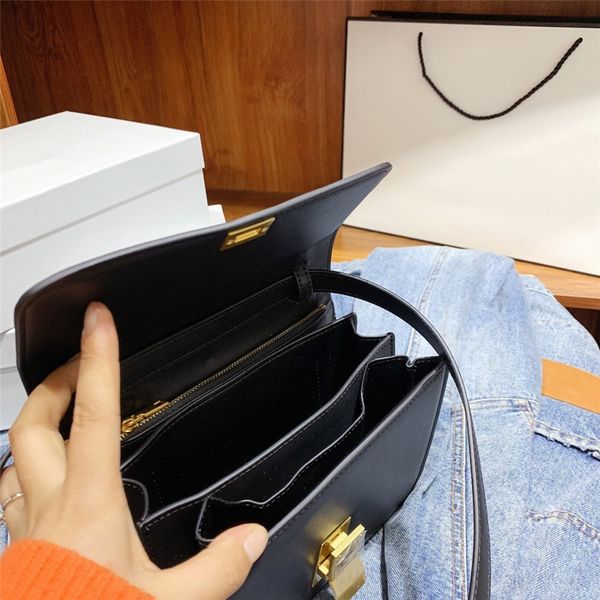 

fashion crocodile pattern crossbody tofu bags 2020 new high quali leather women's handtofu bags lo chain shoulder messenger tofu bag#50