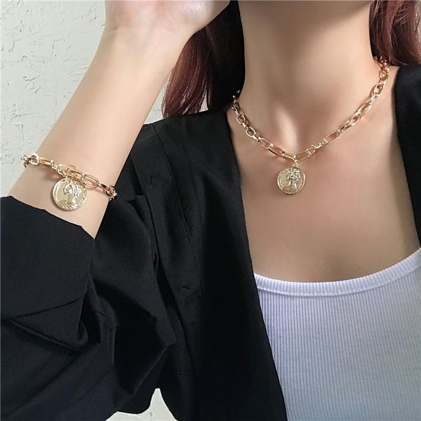 

pendant necklaces fashion retro geometric round portrait chain necklace contracted personality metal figure clavicle women jewelry, Silver