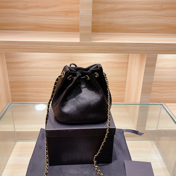 

2021 new mini fashion bucket bag diamond plaid quilting classic designer handbag luxury large capacity 18cm backpack street personality wall