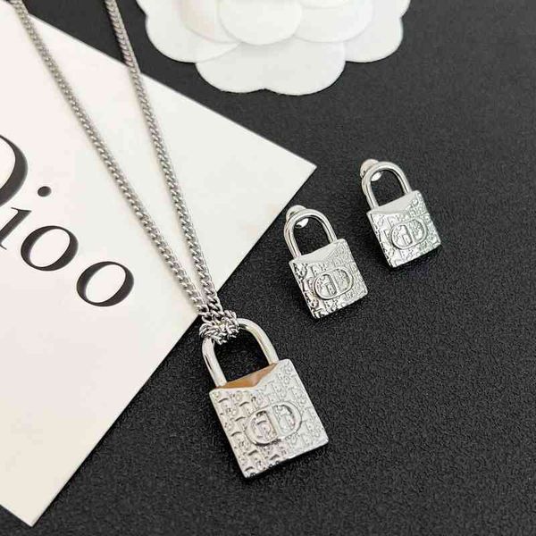 

2022 latest factory wholesale letter lock necklace female new brass high texture s925 silver needle earrings