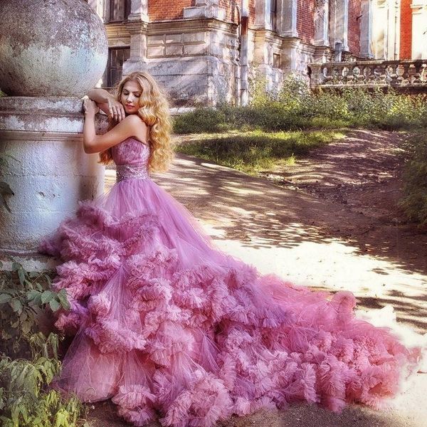 

ruffle tulle ball gown wedding dresses 2021 luxury strapless crystal beaded cloud bridal wedding gown maternity formal gowns pgraphy, White