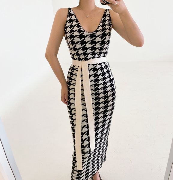 

2021 new two garments for women's and loose houndstooth knitting cardigan low- in v without sleeves lace up to medium long dress cuuk, Gray
