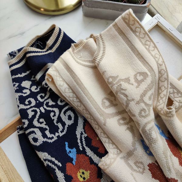 

jacquard knitted vt with round neck and loose pullover for women, Black;white