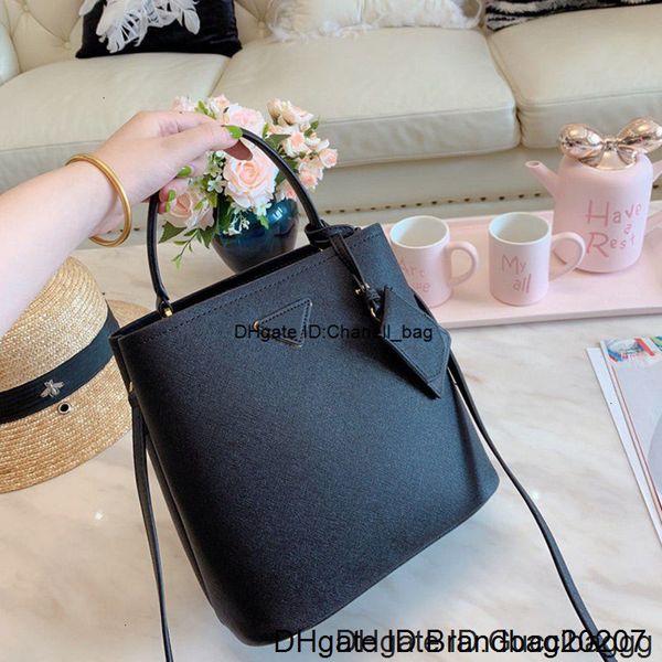 

2020 designer luxury handbags shoulder real leather totes women messenger bags crossbody purse 23cm bag